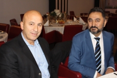 Esslingen TOAB Başkanı Güven Toymaz (solda) ve Federasyon Başkan Yardımcısı Selahattin Köse